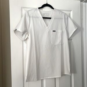 Figs catering one pocket top